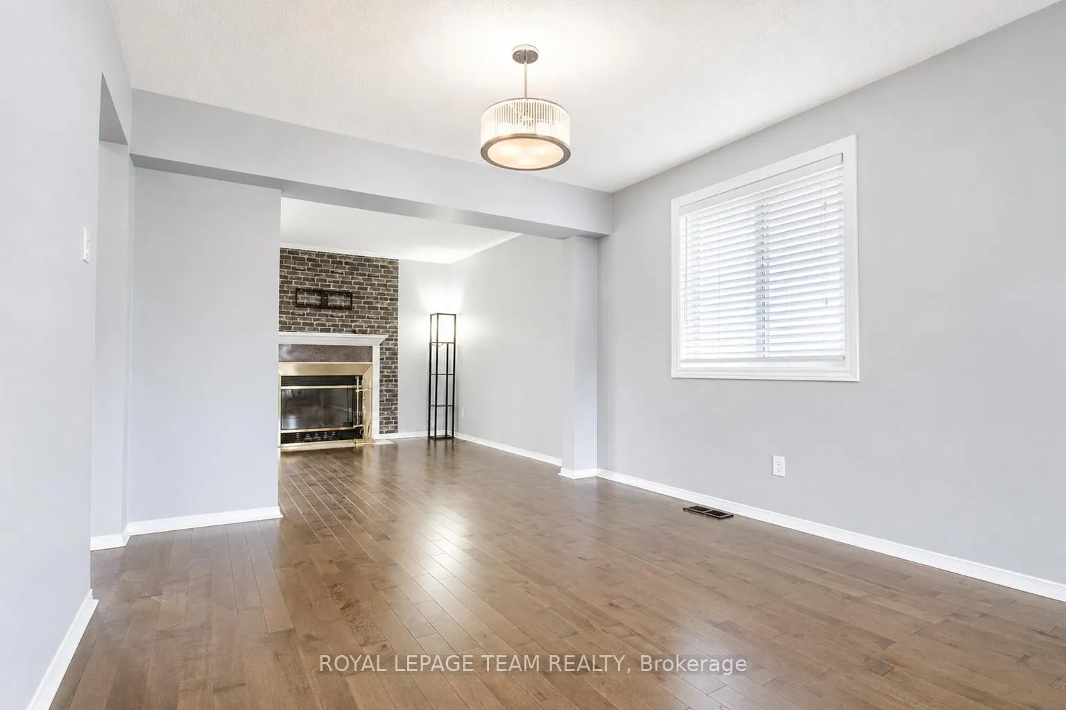 Photo 5 of 1949 Heatherwood Drive, Ottawa, Chapel Hill South - Orleans Village — HOMEH