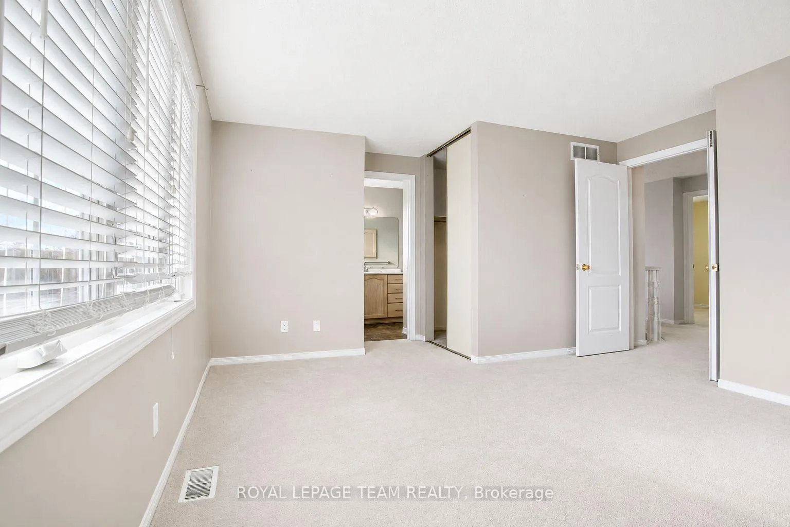 Photo 10 of 1949 Heatherwood Drive, Ottawa, Chapel Hill South - Orleans Village — HOMEH