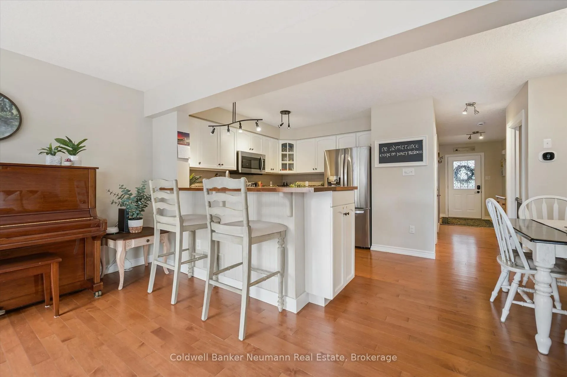 Photo 3 of 47 Gibbons Drive, Centre Wellington, Fergus — HOMEH
