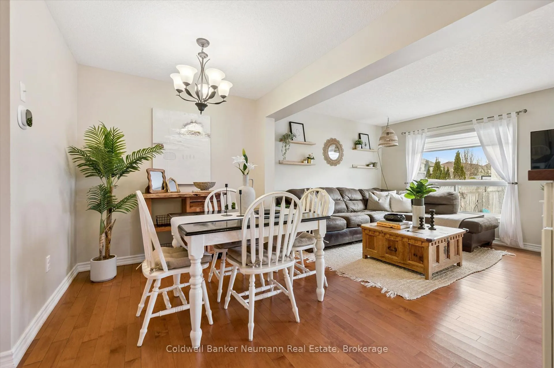 Photo 5 of 47 Gibbons Drive, Centre Wellington, Fergus — HOMEH
