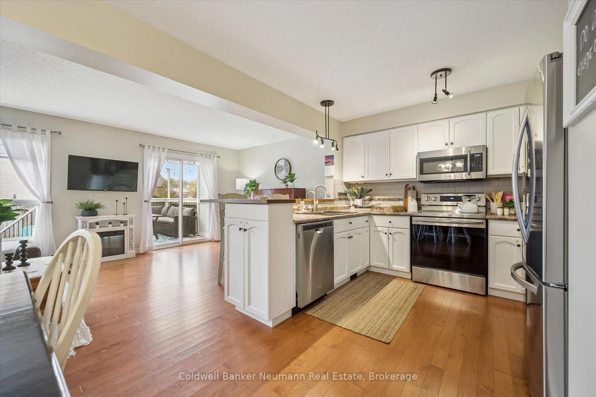 Photo 6 of 47 Gibbons Drive, Centre Wellington, Fergus — HOMEH