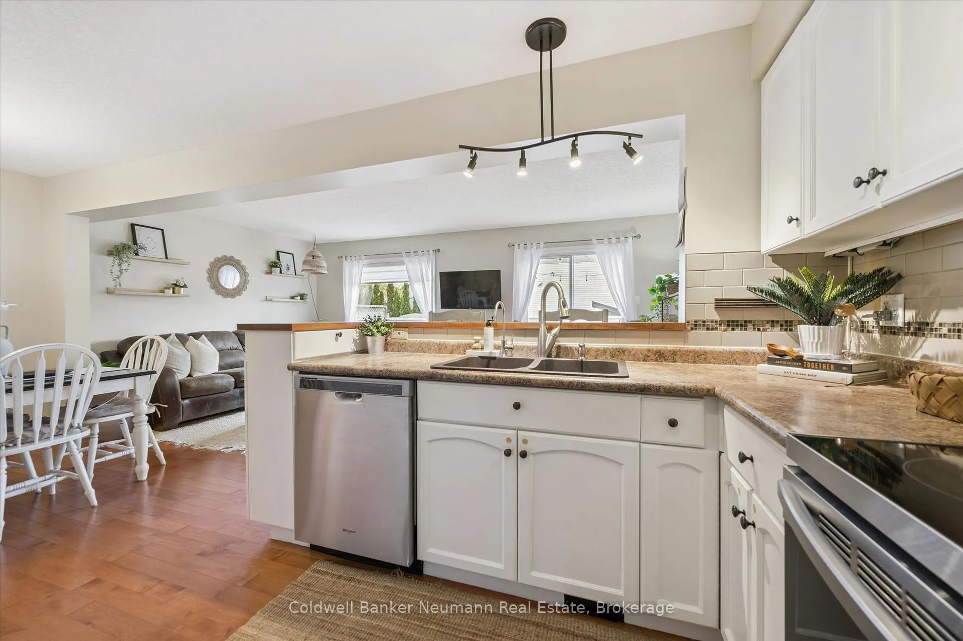 Photo 25 of 47 Gibbons Drive, Centre Wellington, Fergus — HOMEH