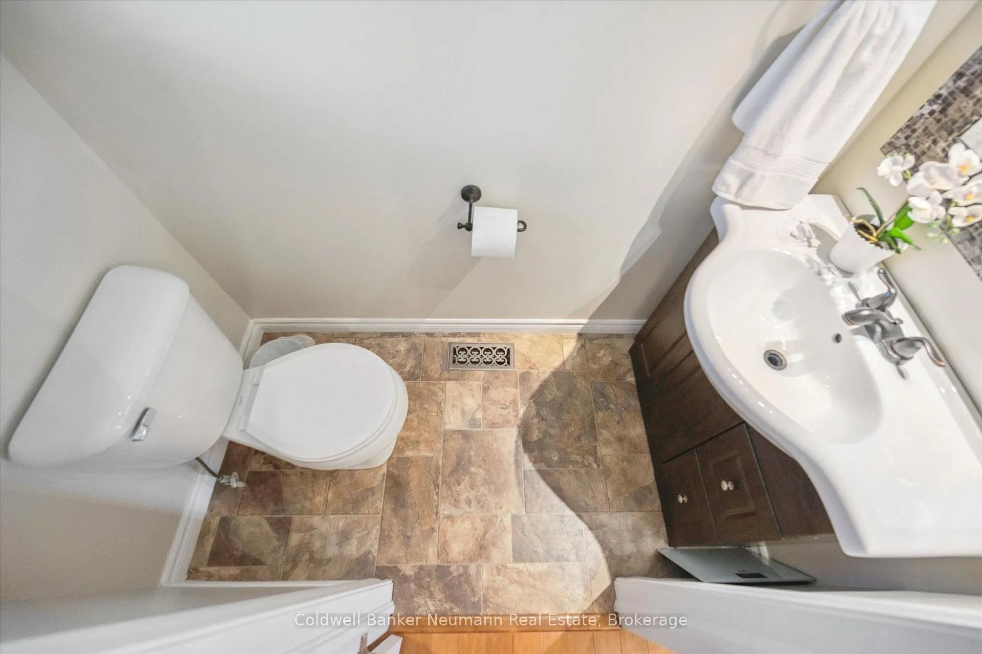 Photo 34 of 47 Gibbons Drive, Centre Wellington, Fergus — HOMEH