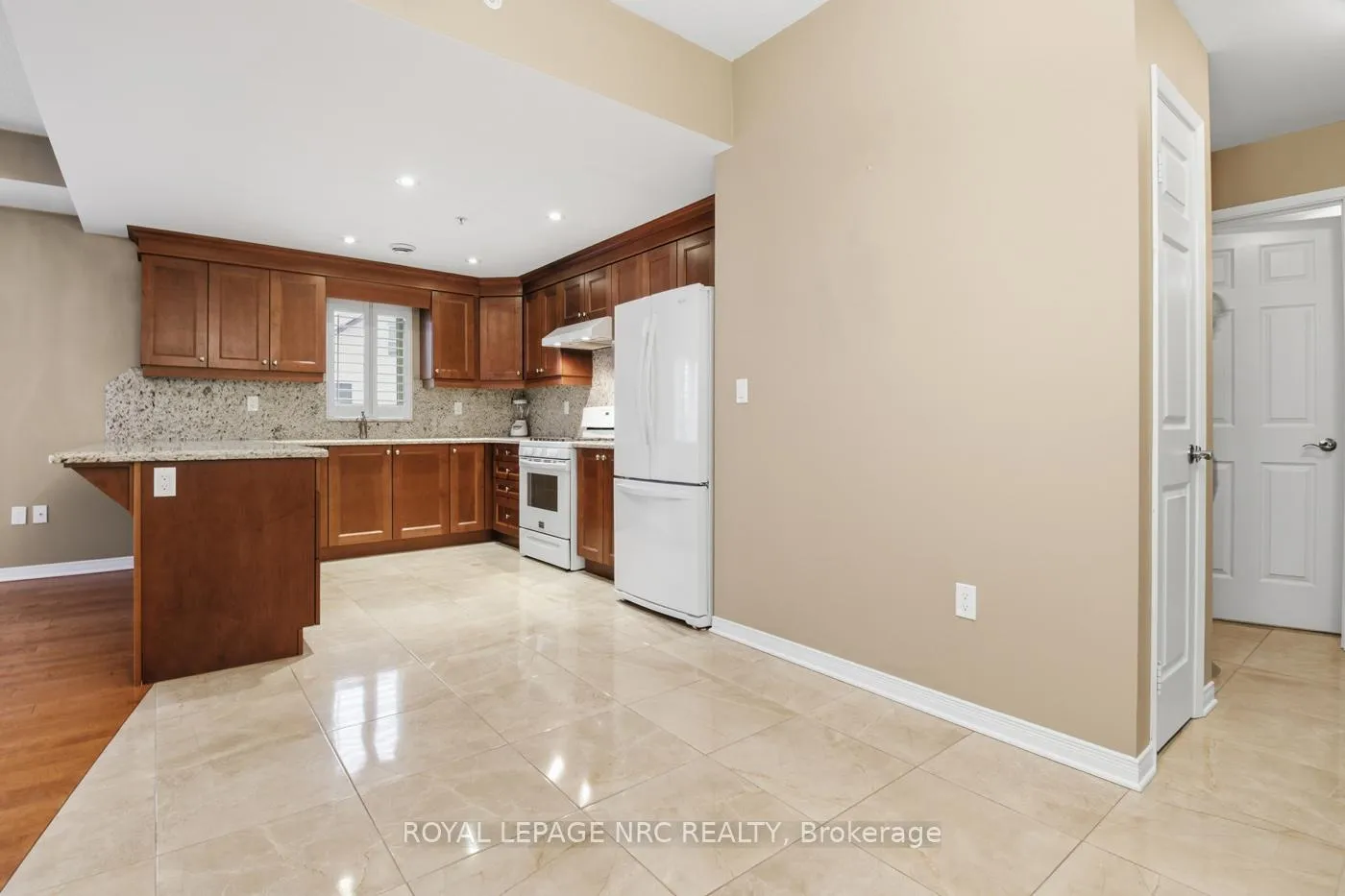 Photo 6 of Unit 203, 16 Sullivan Avenue, Thorold, Thorold Downtown — HOMEH