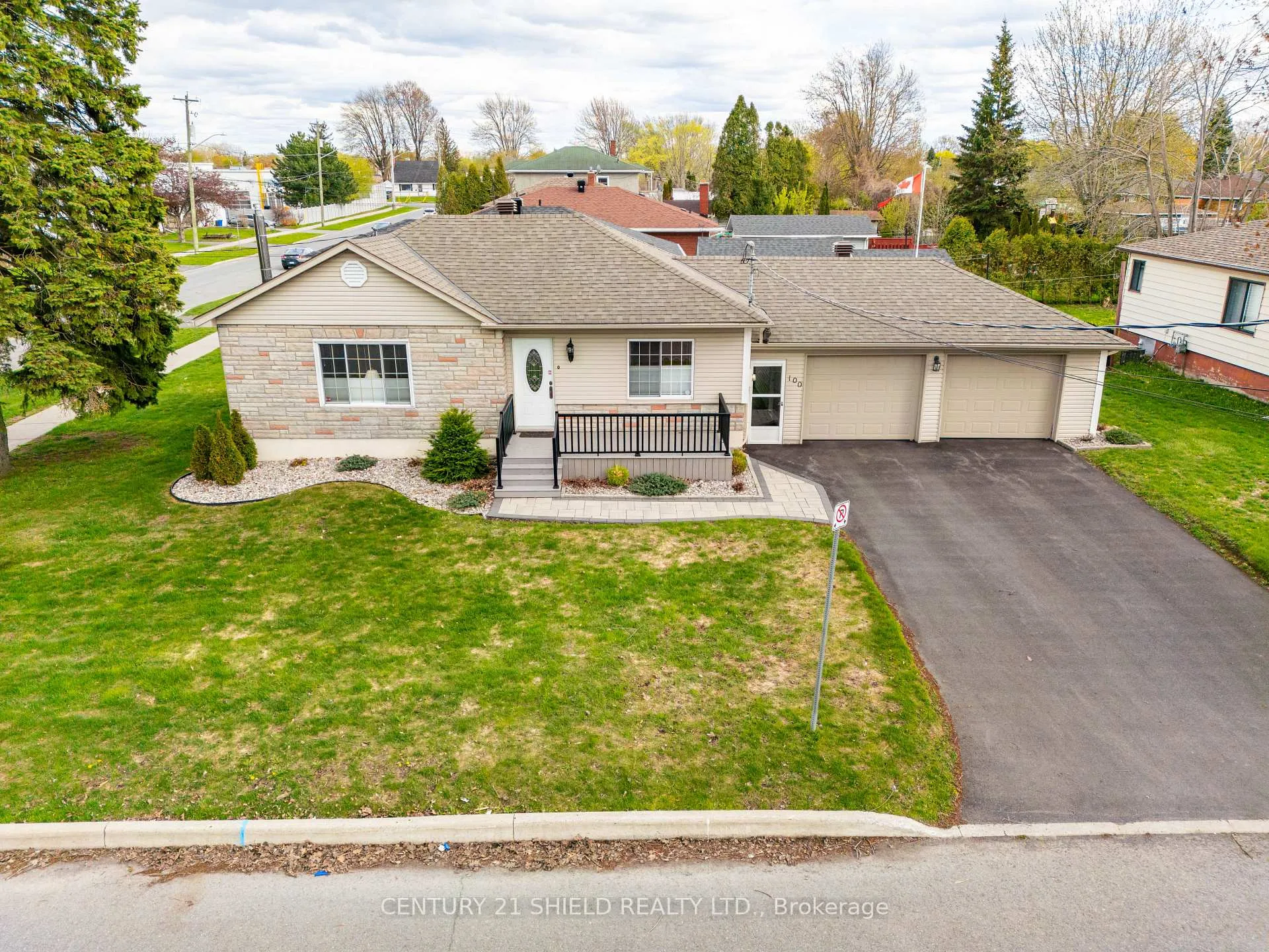 Photo 1 of 100 14th Street W, Cornwall — HOMEH