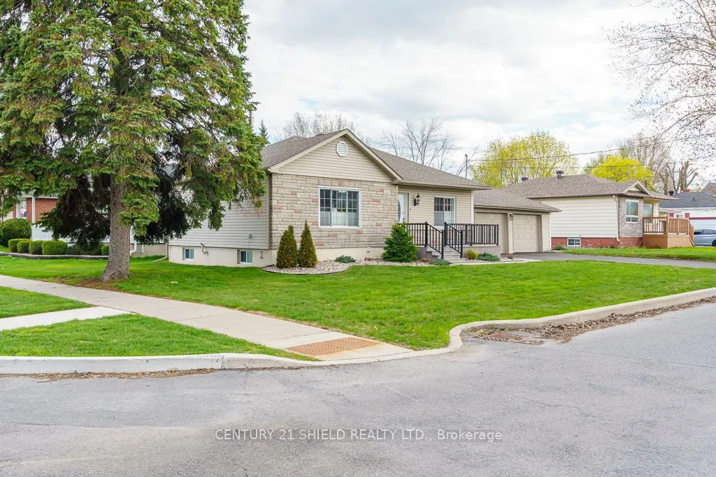 Photo 4 of 100 14th Street W, Cornwall — HOMEH