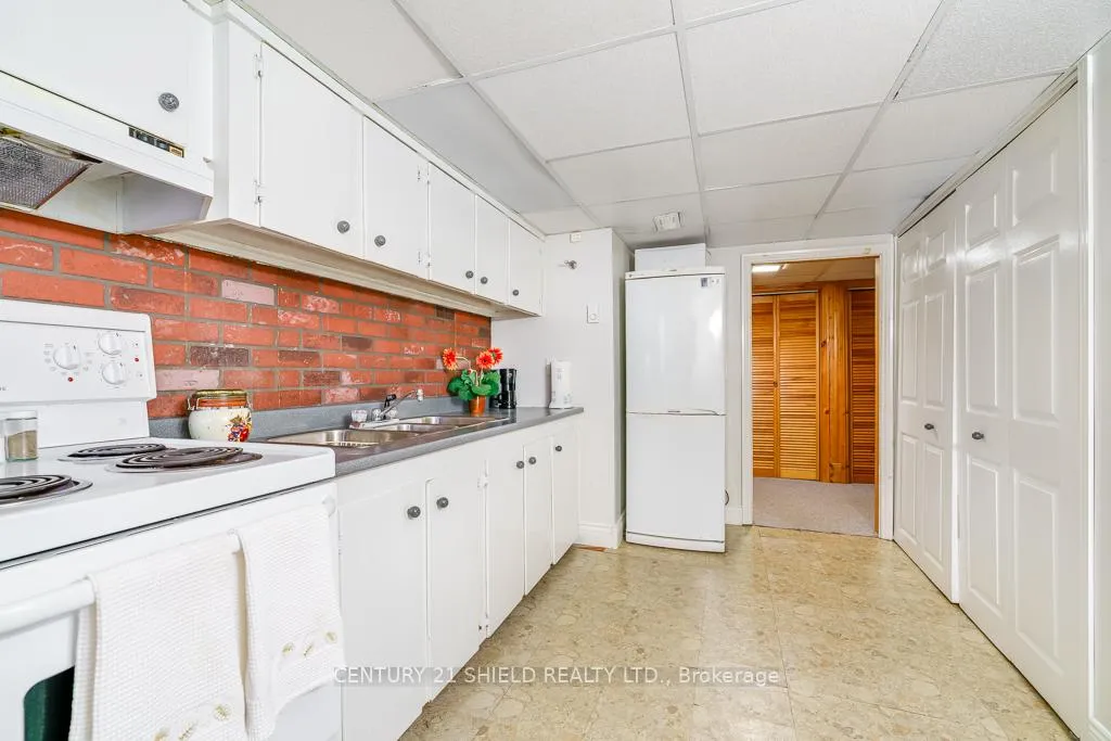 Photo 15 of 100 14th Street W, Cornwall — HOMEH