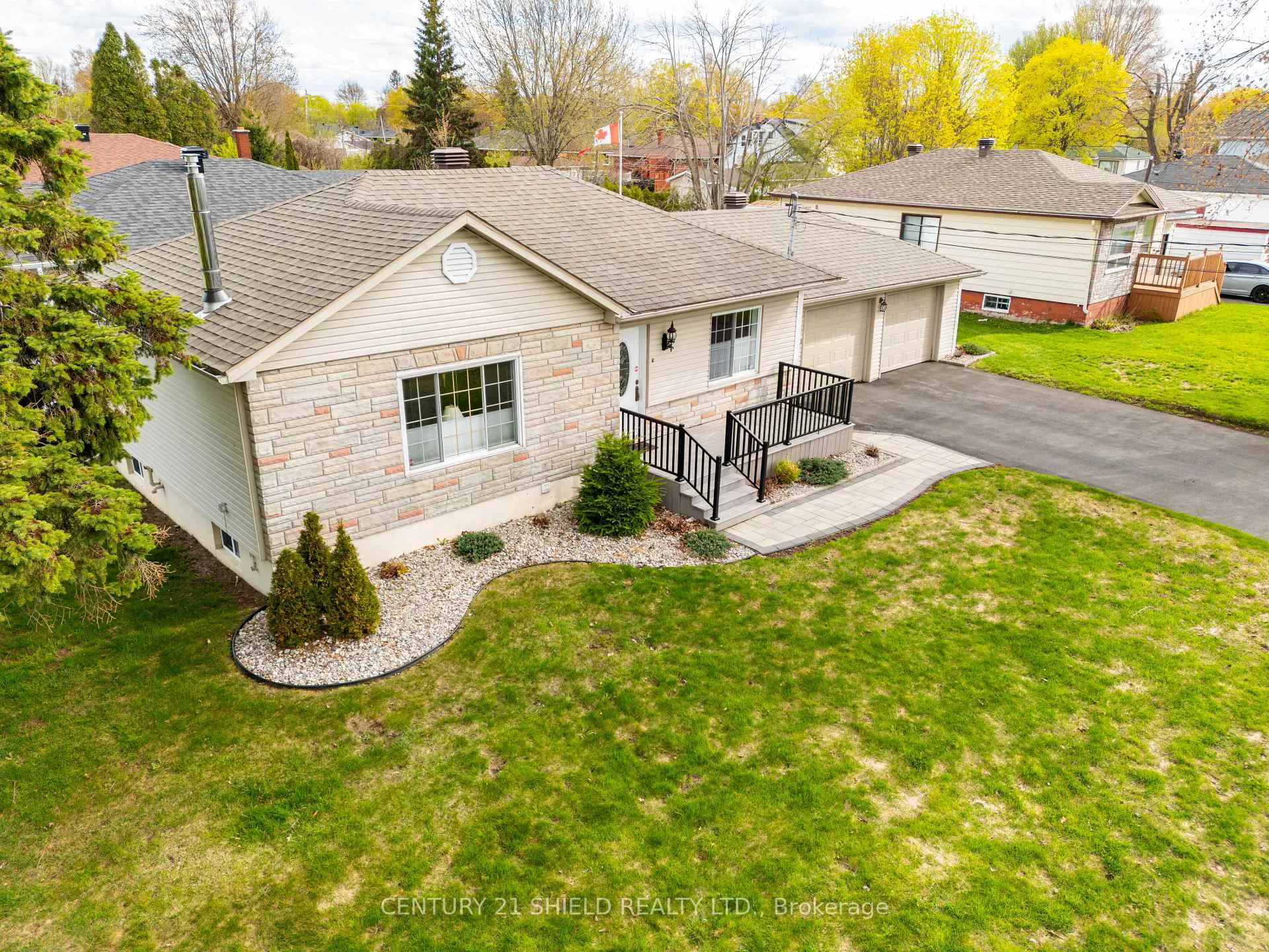 Photo 19 of 100 14th Street W, Cornwall — HOMEH