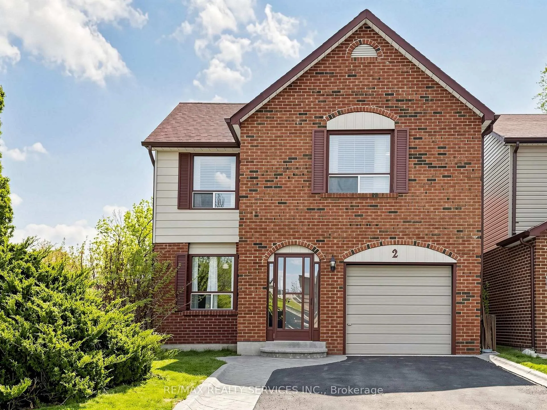 Photo 2 of 2 Bryant Court, Brampton, Brampton West — HOMEH
