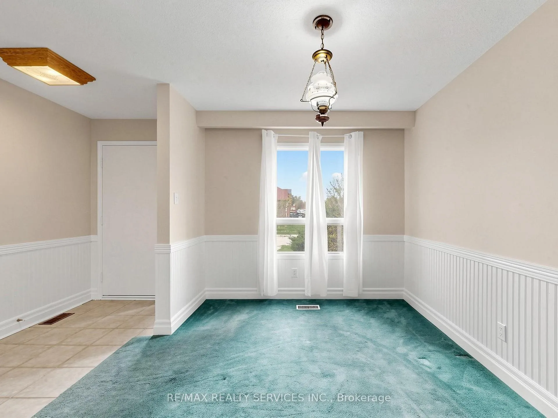 Photo 7 of 2 Bryant Court, Brampton, Brampton West — HOMEH