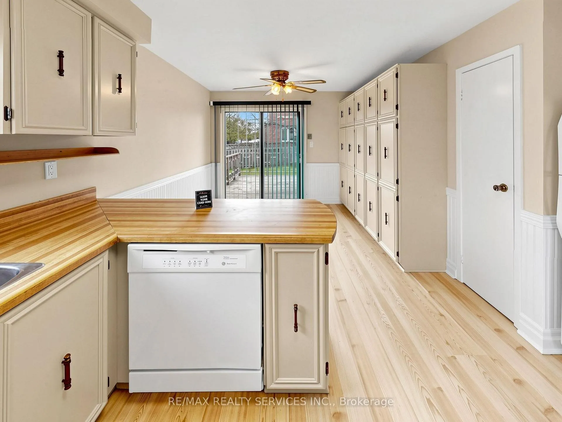 Photo 11 of 2 Bryant Court, Brampton, Brampton West — HOMEH
