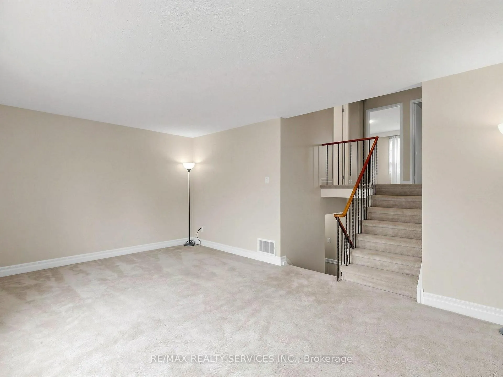Photo 22 of 2 Bryant Court, Brampton, Brampton West — HOMEH