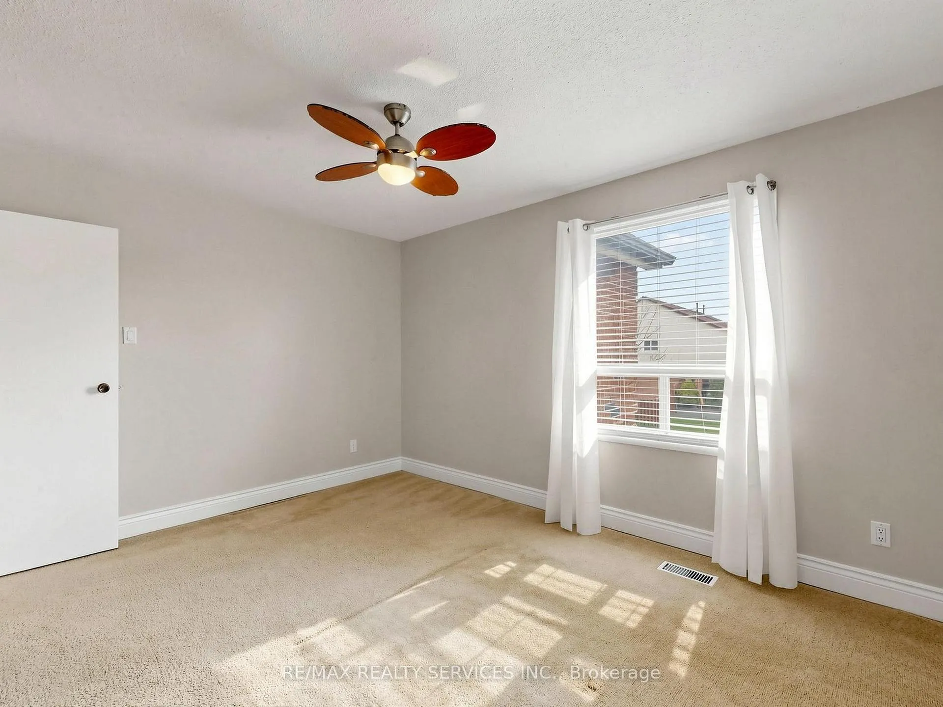 Photo 35 of 2 Bryant Court, Brampton, Brampton West — HOMEH
