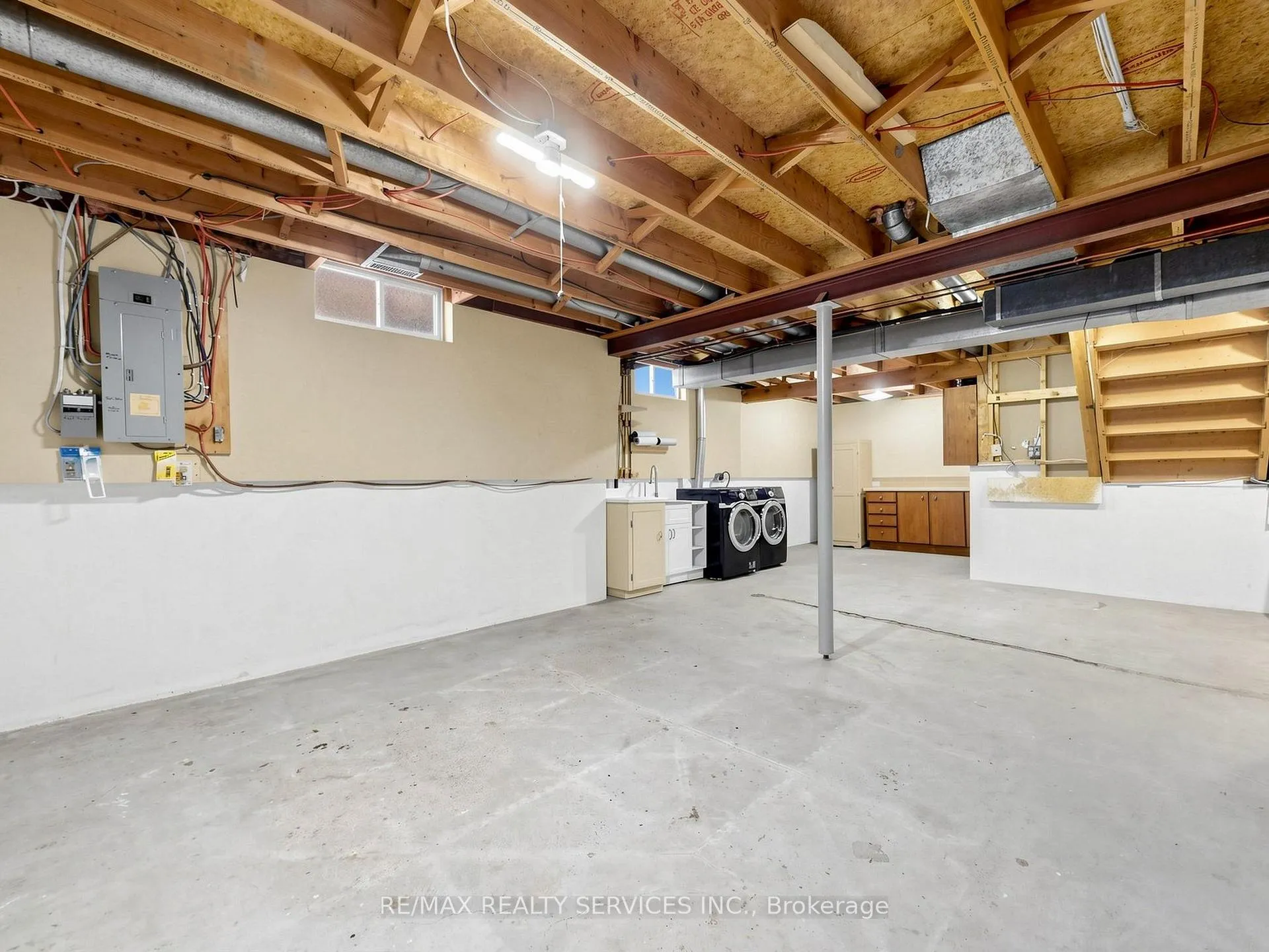 Photo 43 of 2 Bryant Court, Brampton, Brampton West — HOMEH