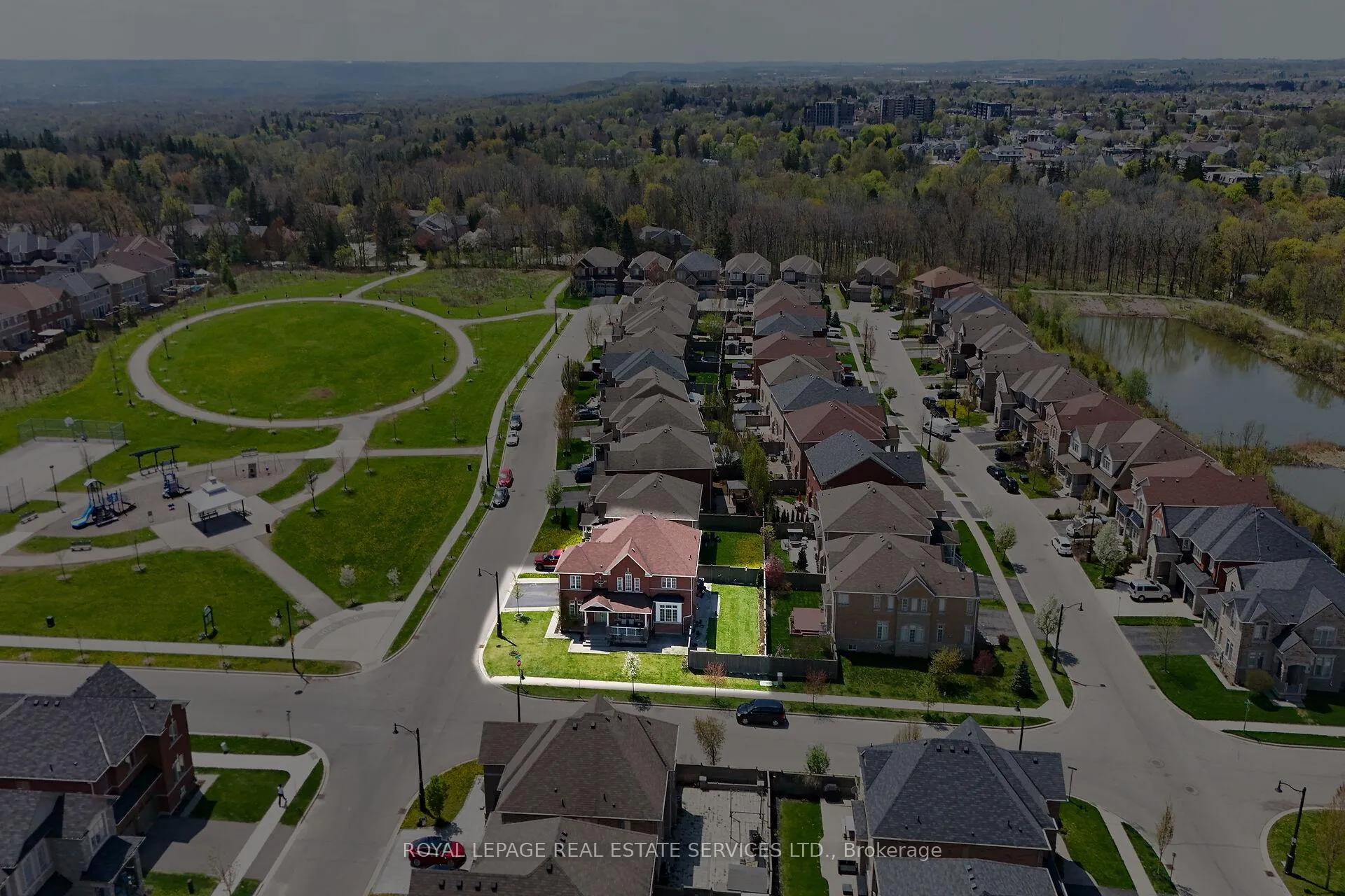 Photo 3 of 123 Attridge Crescent, Hamilton, Waterdown — HOMEH