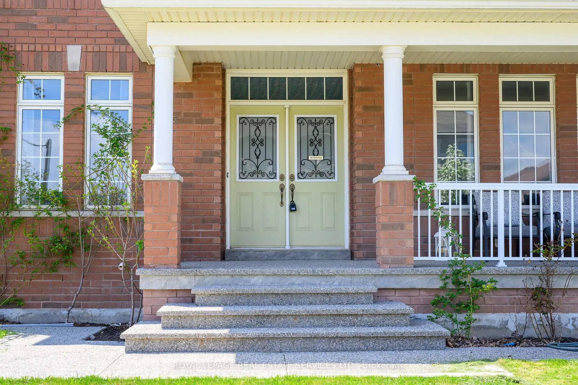 Photo 4 of 123 Attridge Crescent, Hamilton, Waterdown — HOMEH