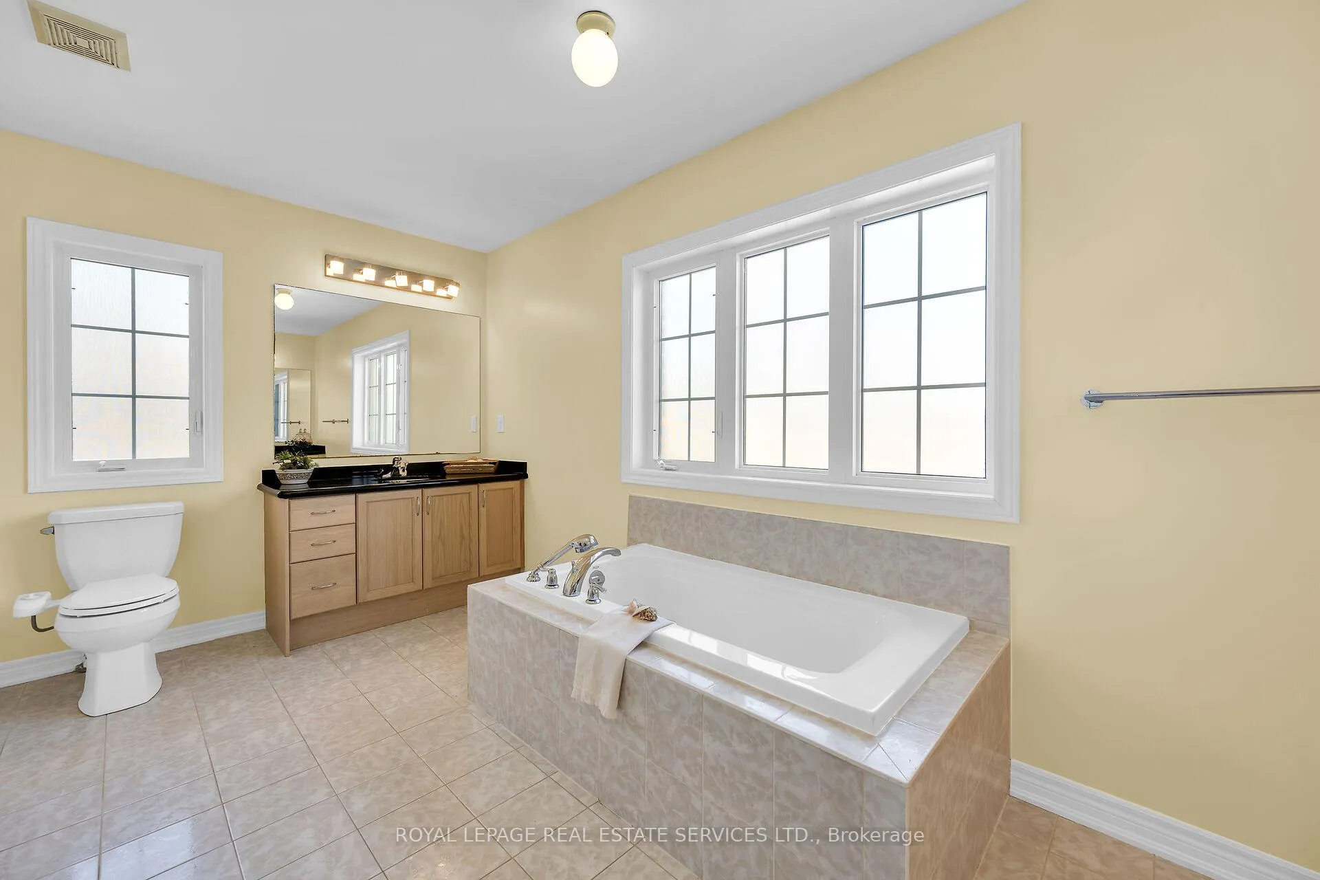 Photo 14 of 123 Attridge Crescent, Hamilton, Waterdown — HOMEH