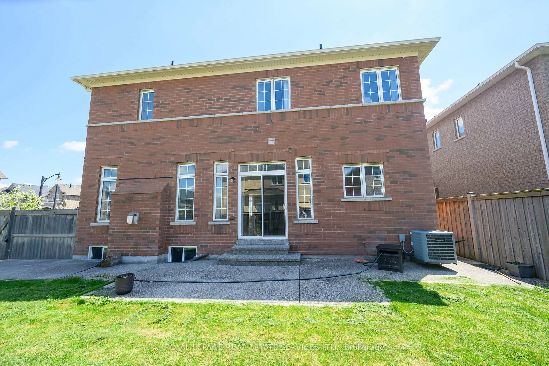 Photo 18 of 123 Attridge Crescent, Hamilton, Waterdown — HOMEH