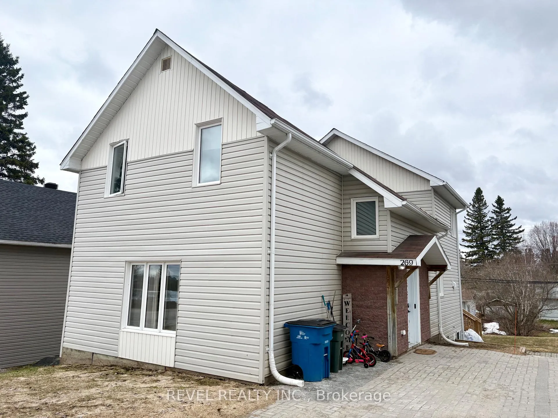 Photo 1 of 269 Sixth Avenue, Cochrane — HOMEH