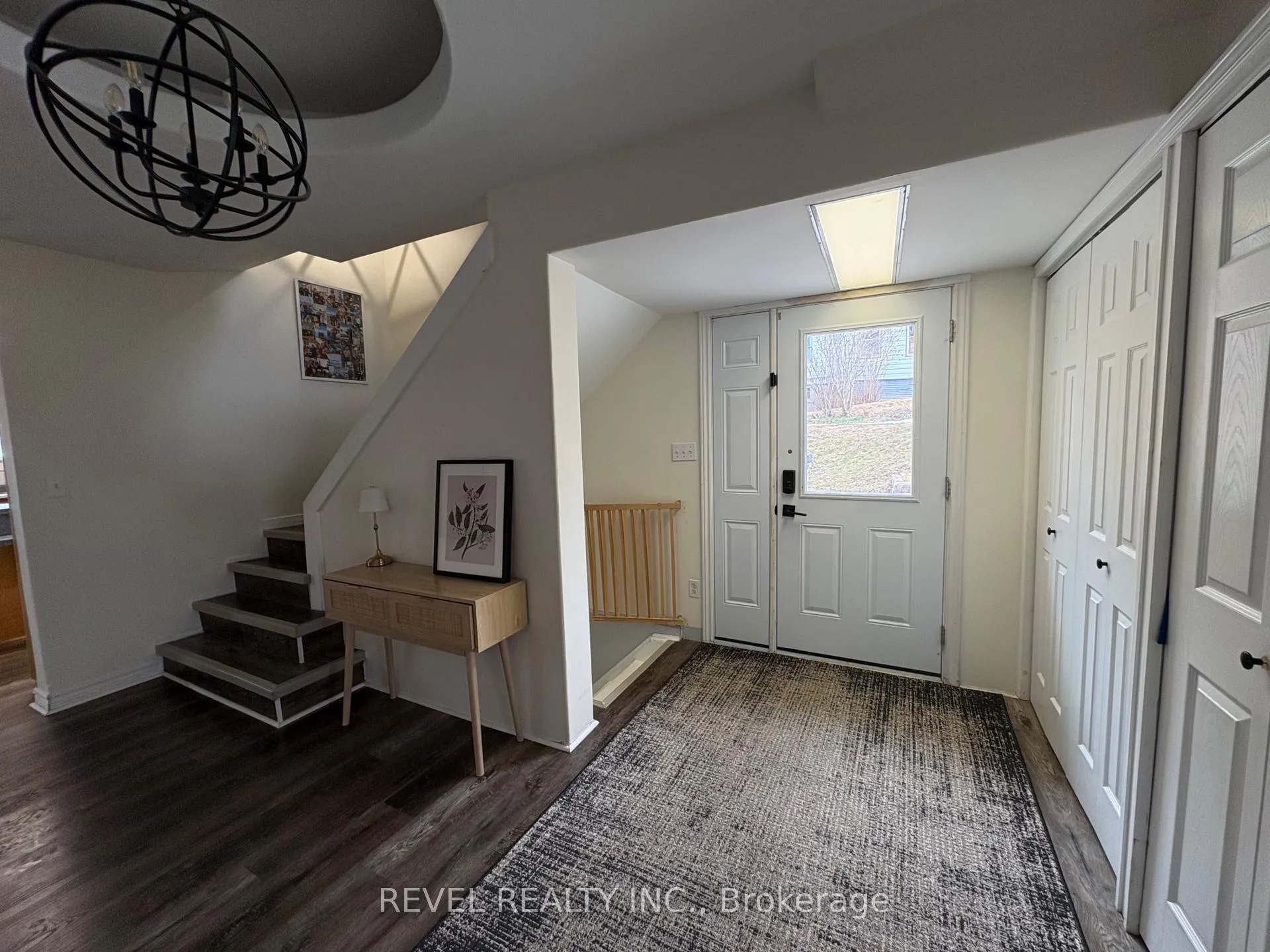 Photo 5 of 269 Sixth Avenue, Cochrane — HOMEH