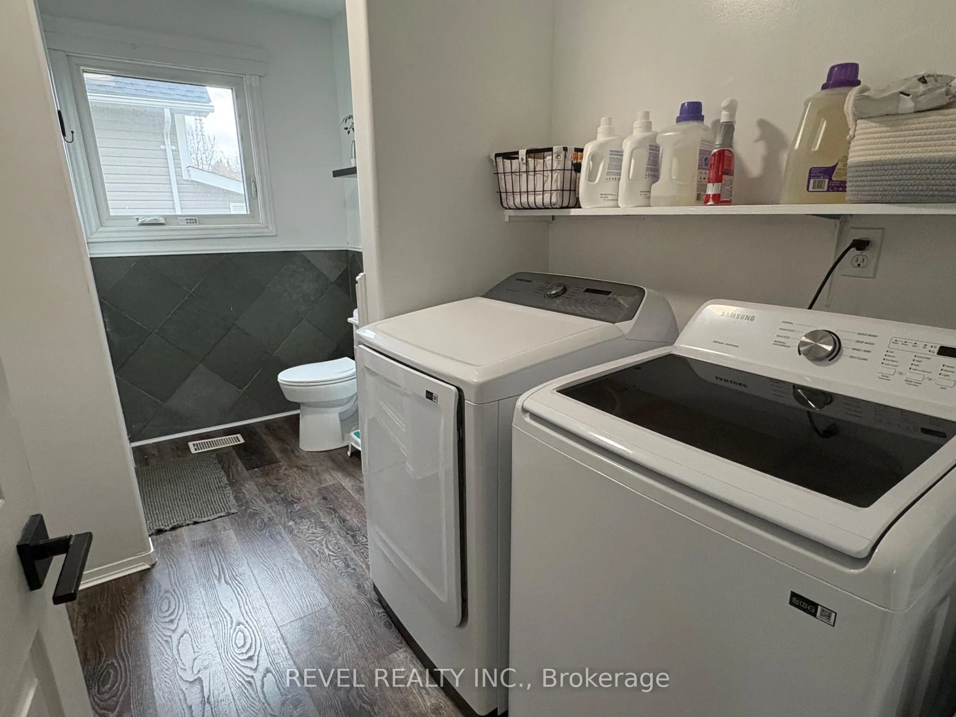 Photo 9 of 269 Sixth Avenue, Cochrane — HOMEH