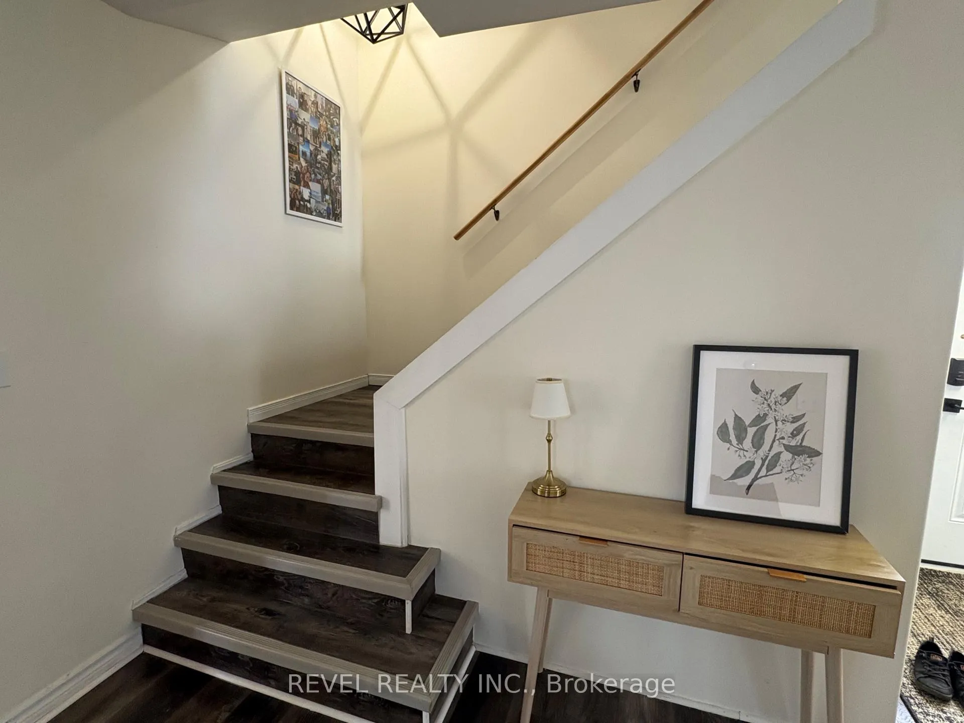 Photo 11 of 269 Sixth Avenue, Cochrane — HOMEH