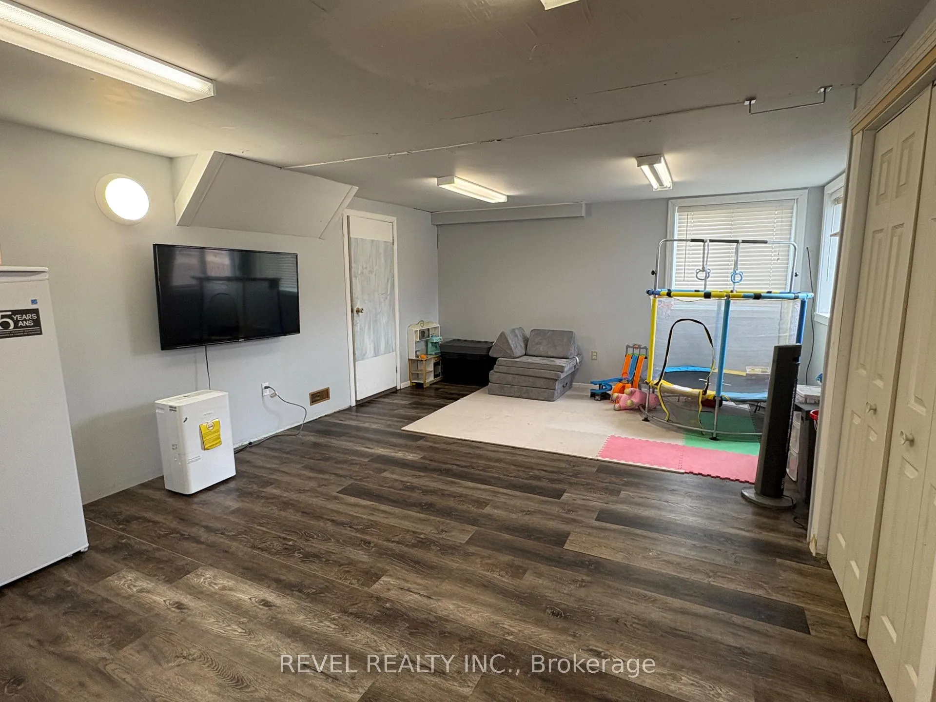 Photo 27 of 269 Sixth Avenue, Cochrane — HOMEH