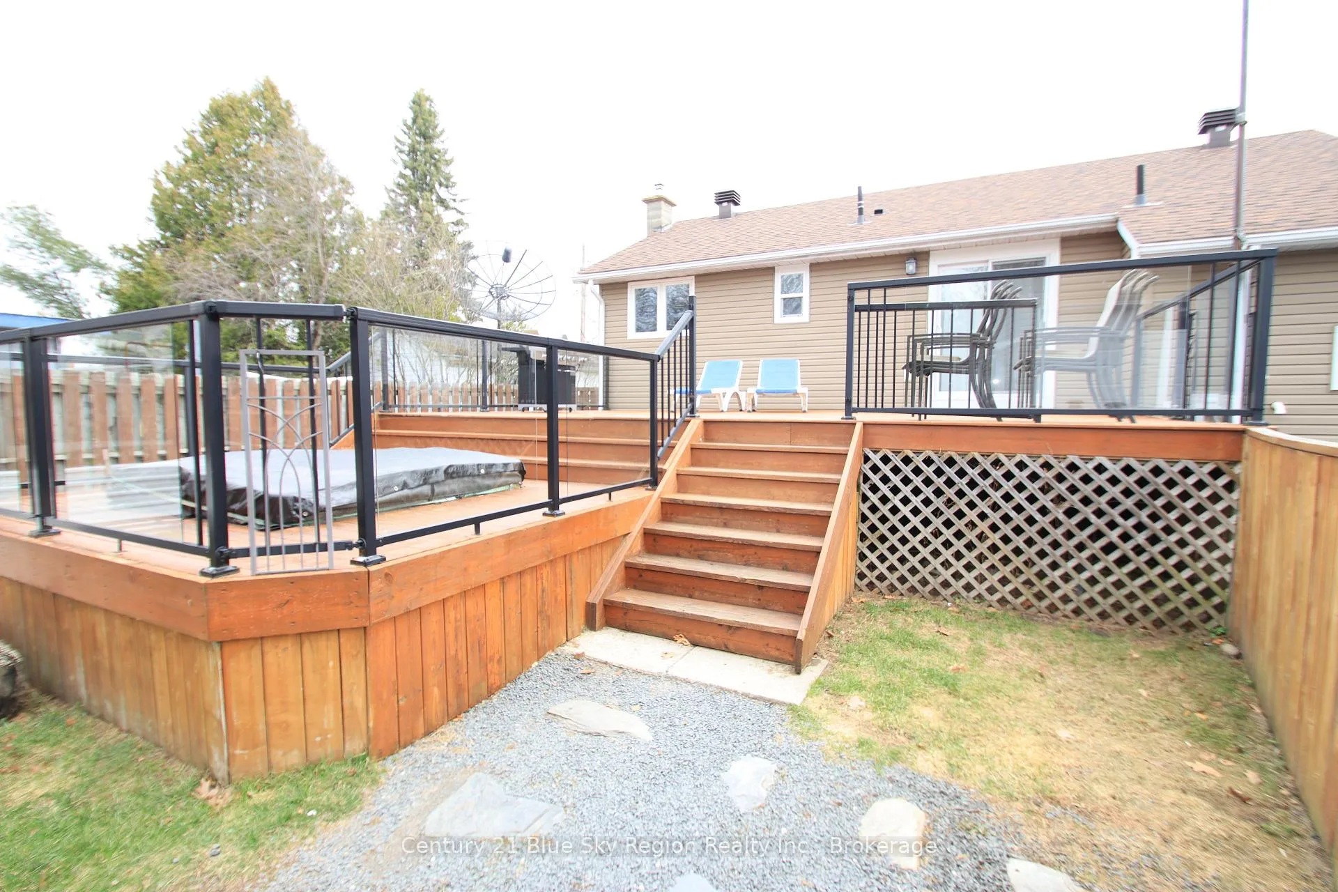 Photo 33 of 127 Bennett Street, North Bay, Widdifield — HOMEH
