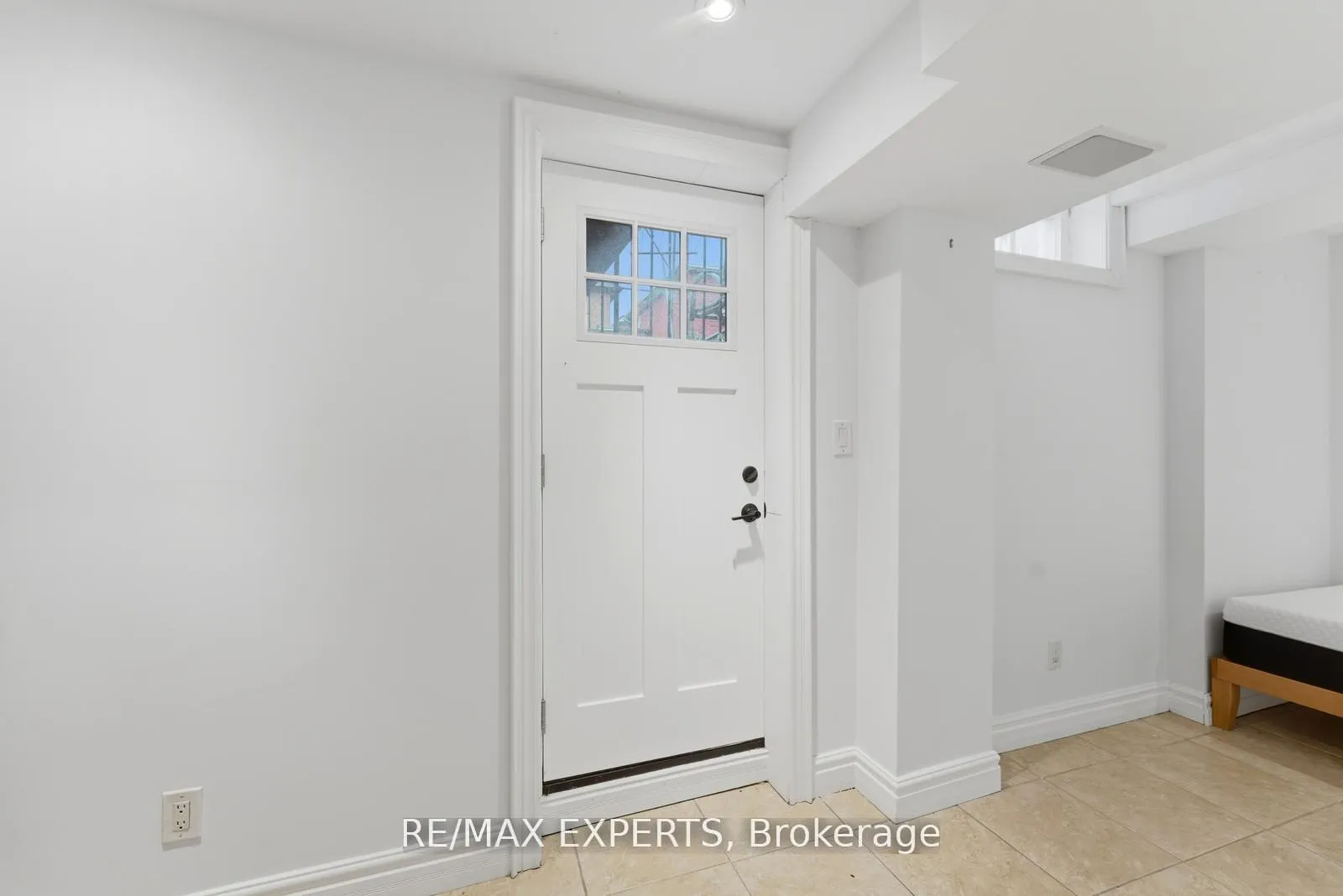 Photo 32 of 22 Wedgewood Place, Vaughan, Concord — HOMEH