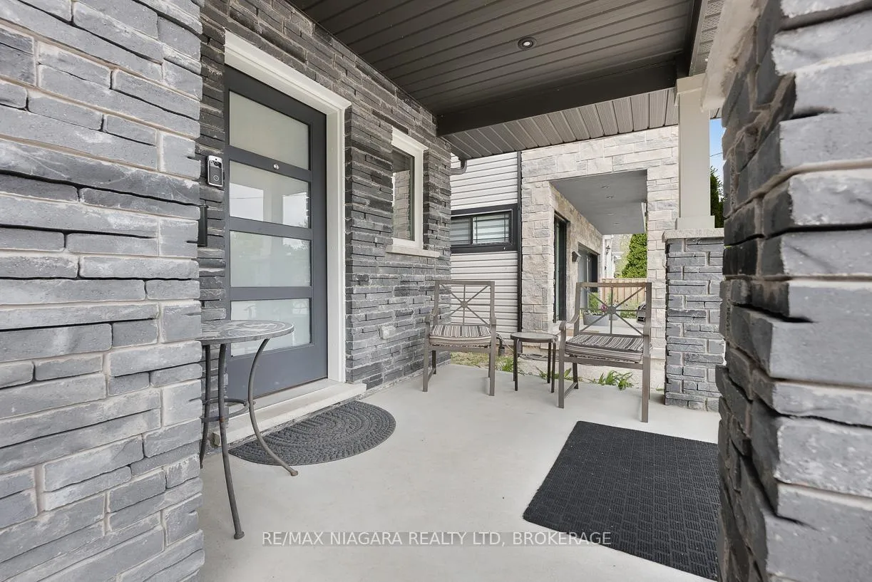 Photo 4 of 77B Broadway, St. Catharines, Port Weller — HOMEH