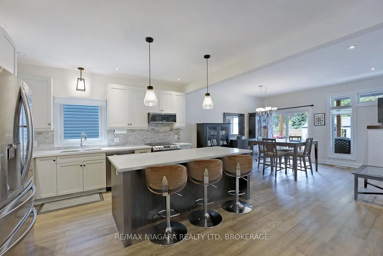Photo 9 of 77B Broadway, St. Catharines, Port Weller — HOMEH