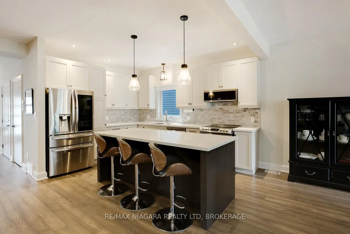 Photo 10 of 77B Broadway, St. Catharines, Port Weller — HOMEH