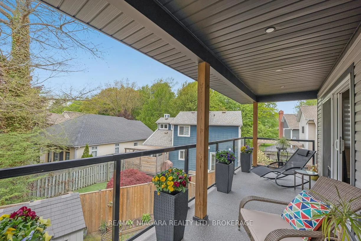 Photo 18 of 77B Broadway, St. Catharines, Port Weller — HOMEH