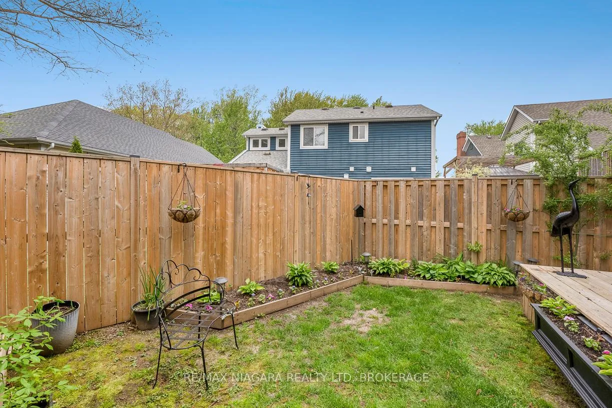 Photo 25 of 77B Broadway, St. Catharines, Port Weller — HOMEH