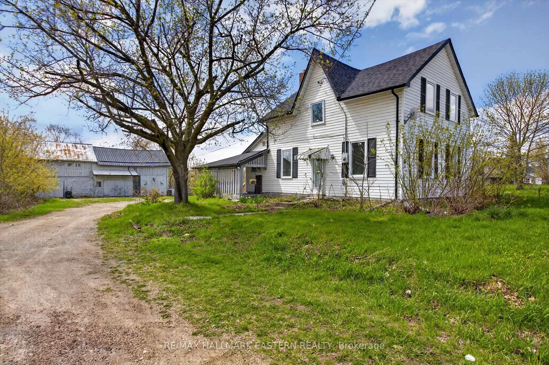 Front of 130 County Rd 40
