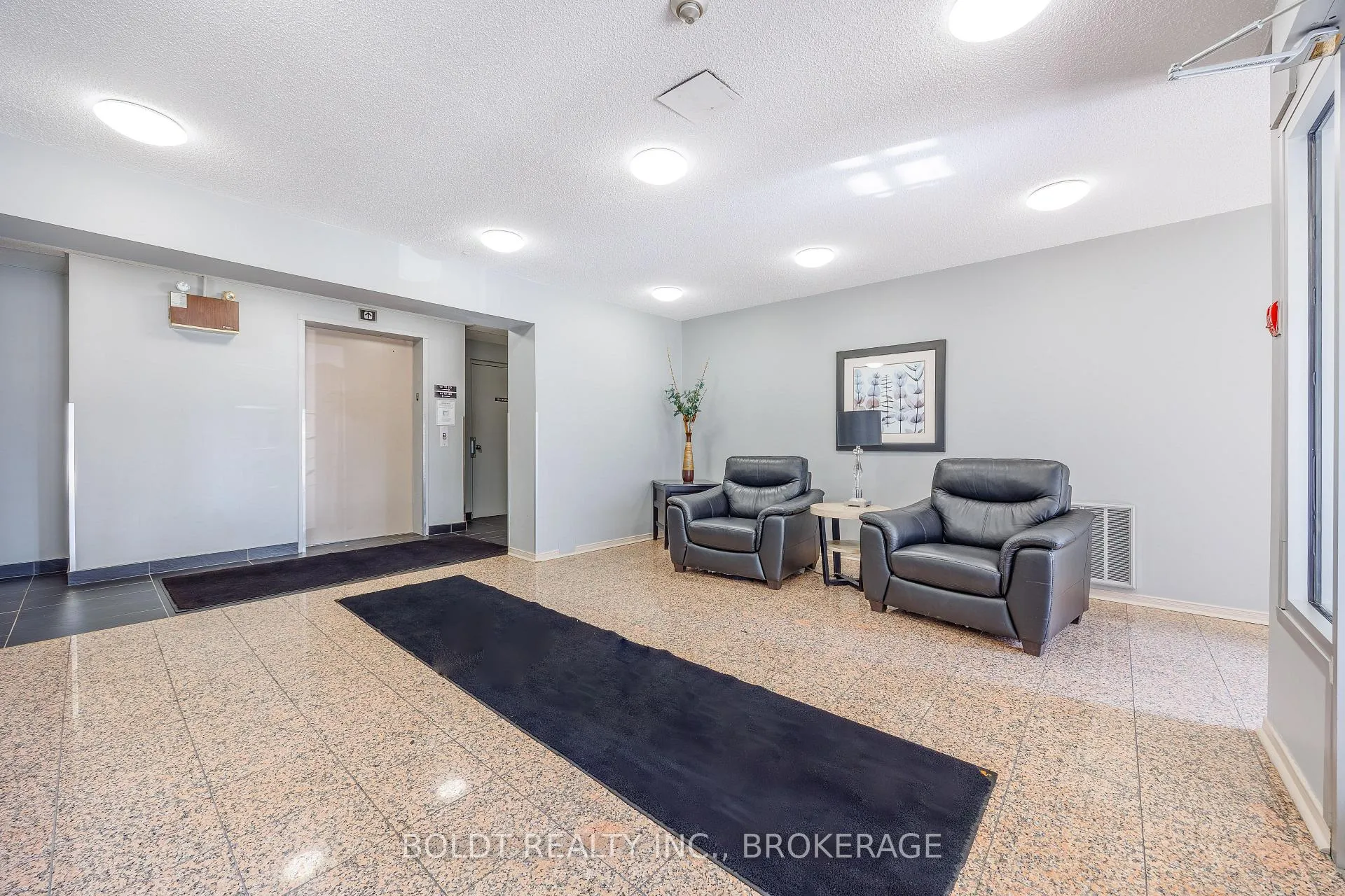 Photo 3 of Unit 313, 78 Roehampton Avenue, St. Catharines, Carlton/Bunting — HOMEH
