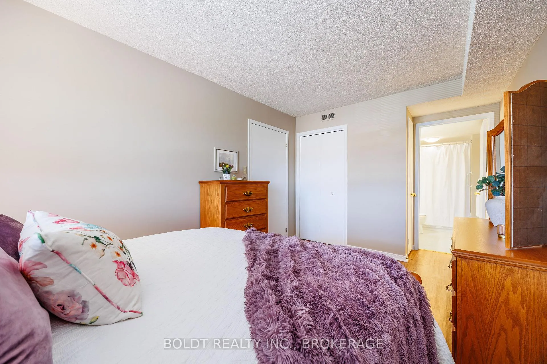 Photo 16 of Unit 313, 78 Roehampton Avenue, St. Catharines, Carlton/Bunting — HOMEH
