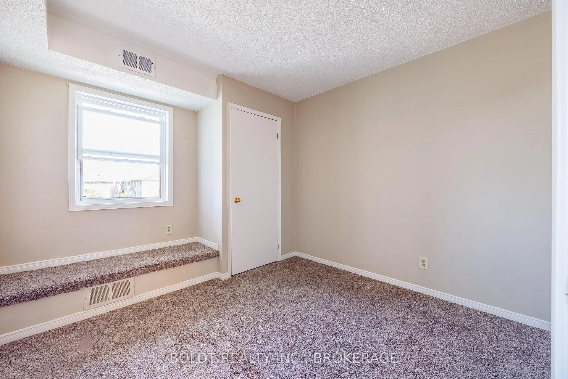 Photo 18 of Unit 313, 78 Roehampton Avenue, St. Catharines, Carlton/Bunting — HOMEH