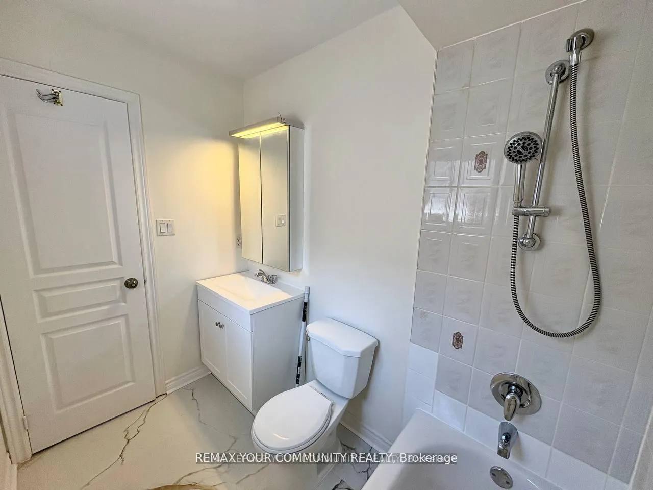 Photo 16 of 52 Stanley Street, Barrie, East Bayfield — HOMEH