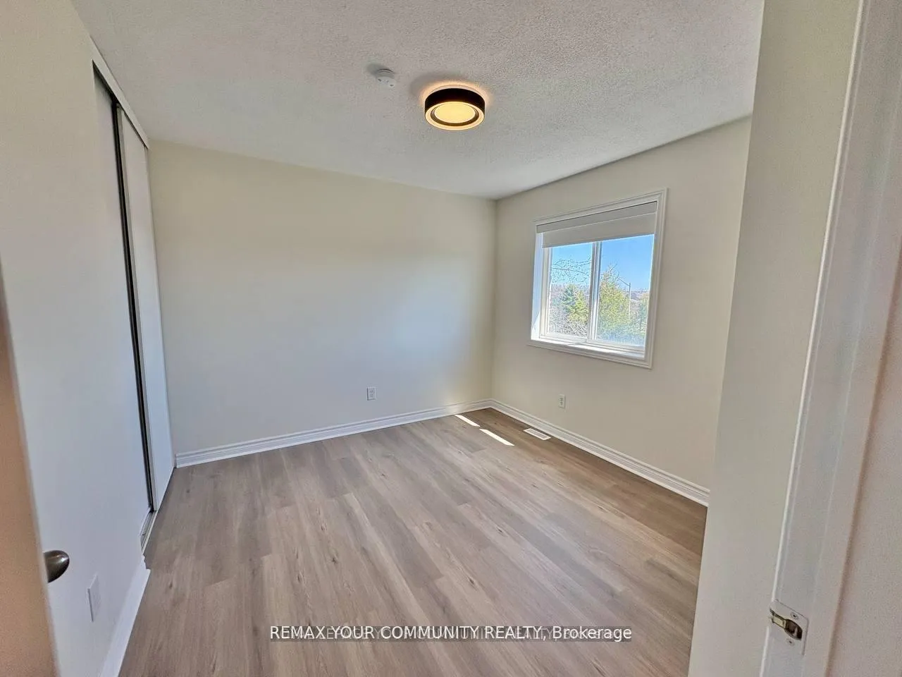 Photo 17 of 52 Stanley Street, Barrie, East Bayfield — HOMEH