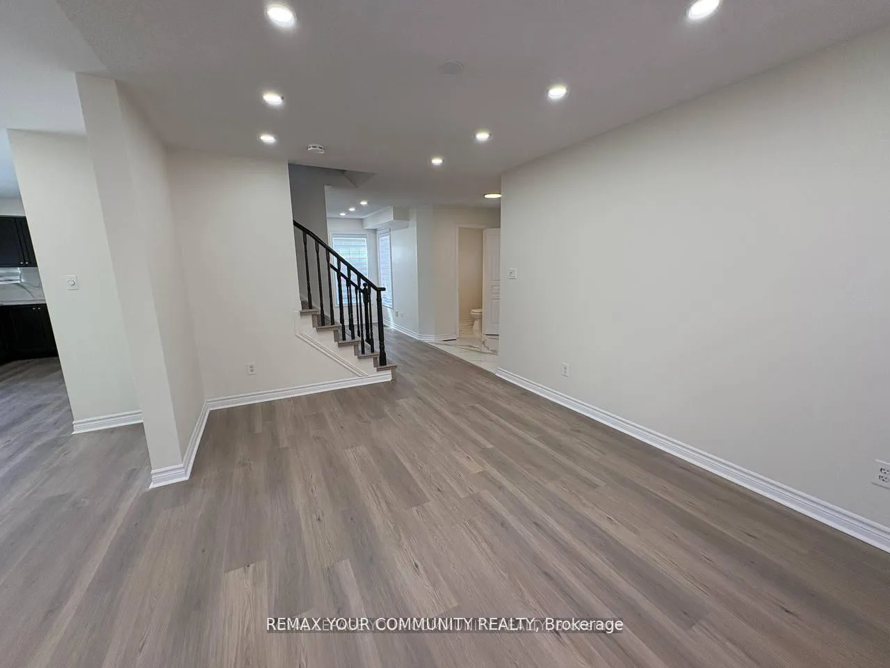 Photo 20 of 52 Stanley Street, Barrie, East Bayfield — HOMEH