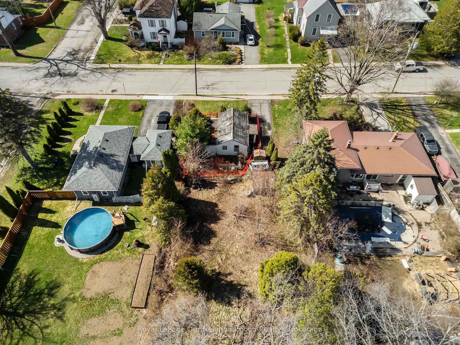 Photo 4 of 54 Paul Street, Prince Edward County, Picton Ward — HOMEH