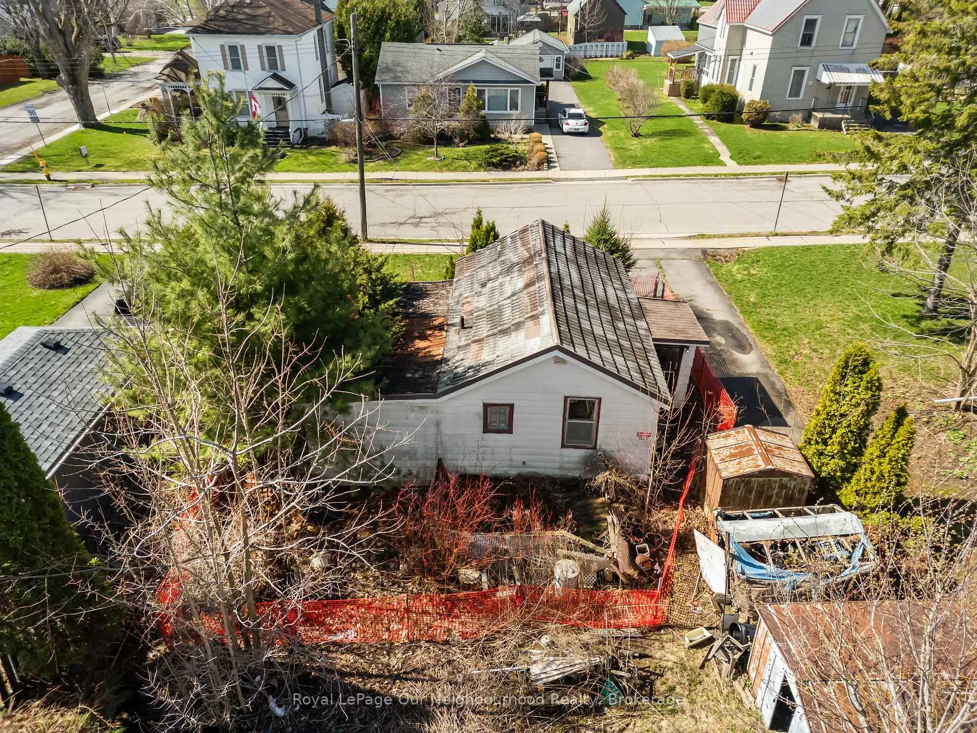 Photo 5 of 54 Paul Street, Prince Edward County, Picton Ward — HOMEH