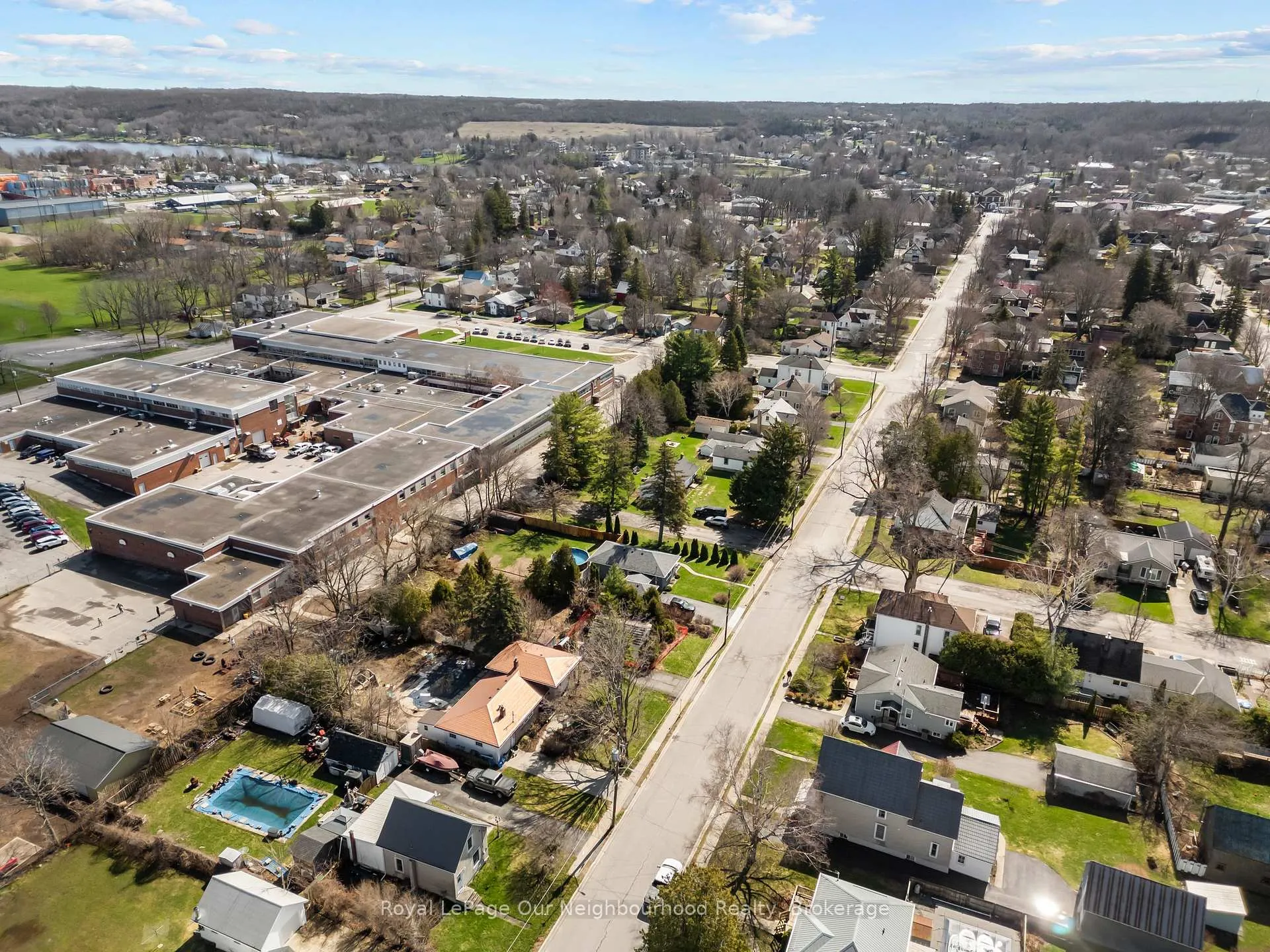 Photo 7 of 54 Paul Street, Prince Edward County, Picton Ward — HOMEH