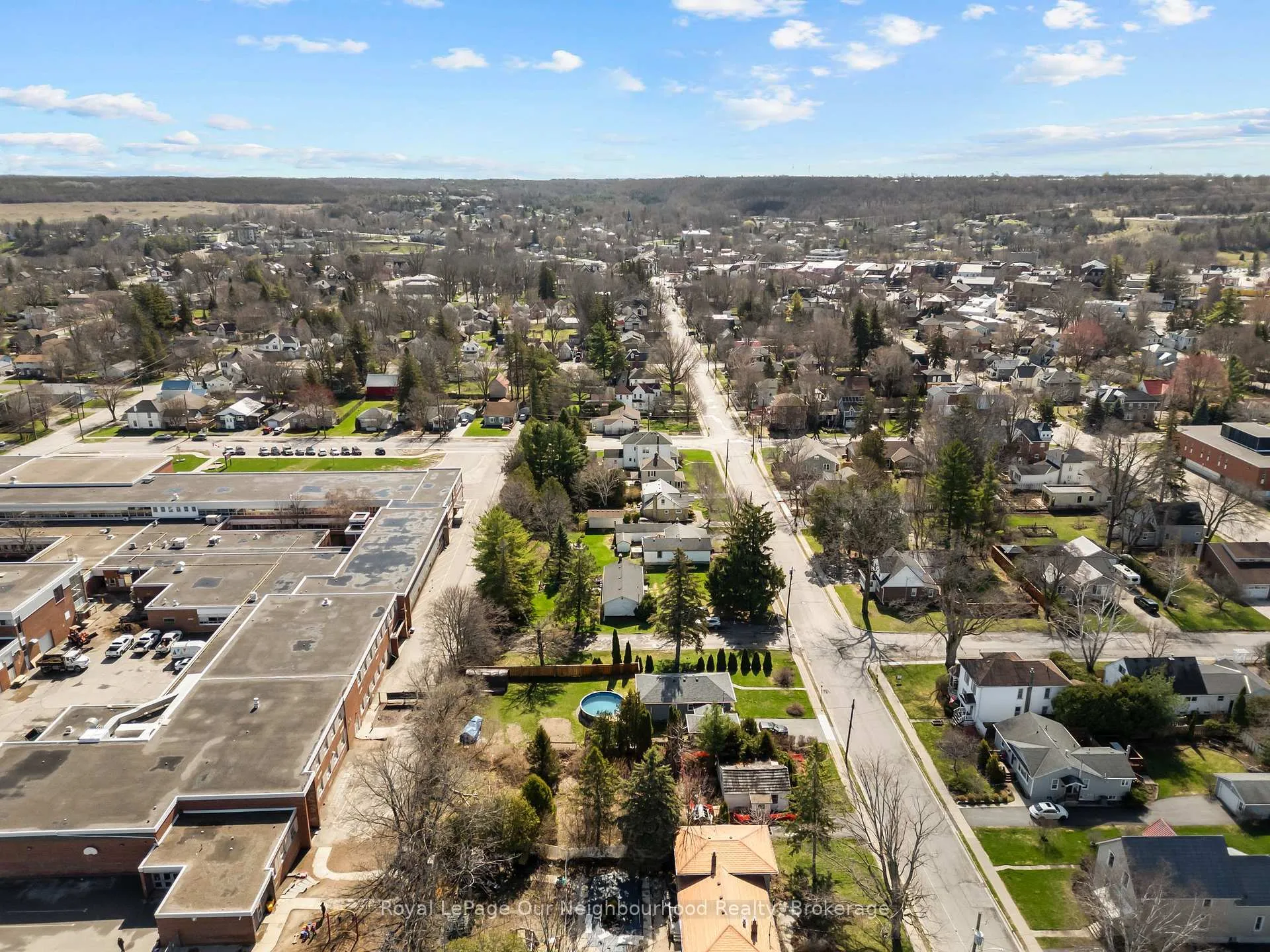 Photo 10 of 54 Paul Street, Prince Edward County, Picton Ward — HOMEH