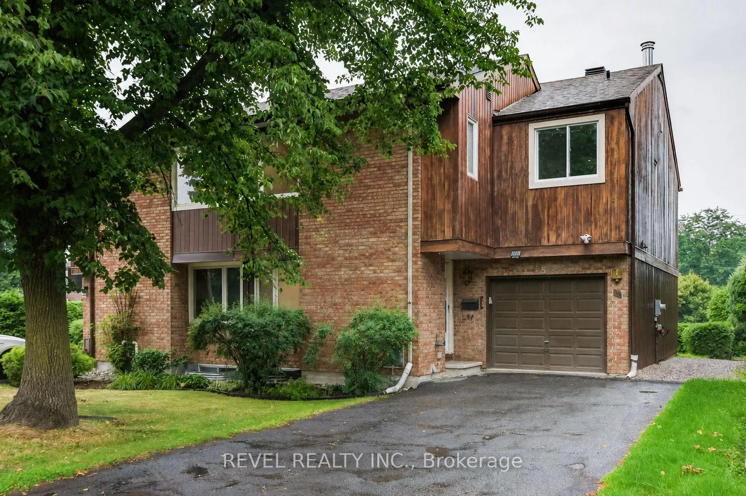 Photo 1 of 5 Sandhurst Court, Ottawa, Mooneys Bay/Riverside Park — HOMEH