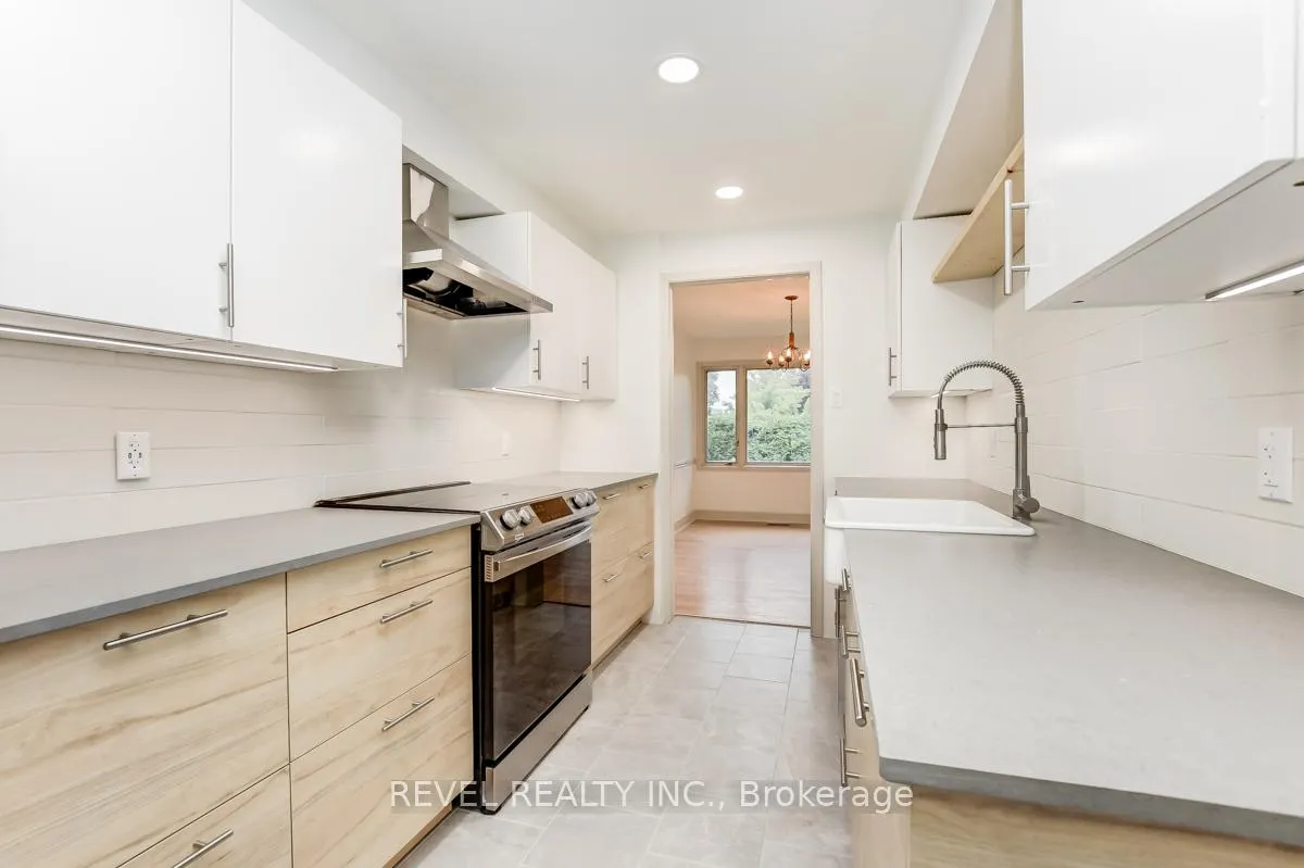 Photo 6 of 5 Sandhurst Court, Ottawa, Mooneys Bay/Riverside Park — HOMEH