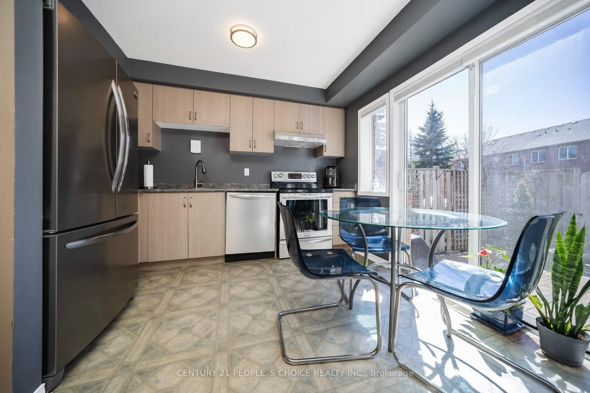 Photo 10 of 119 Spadina Road, Brampton, Brampton West — HOMEH