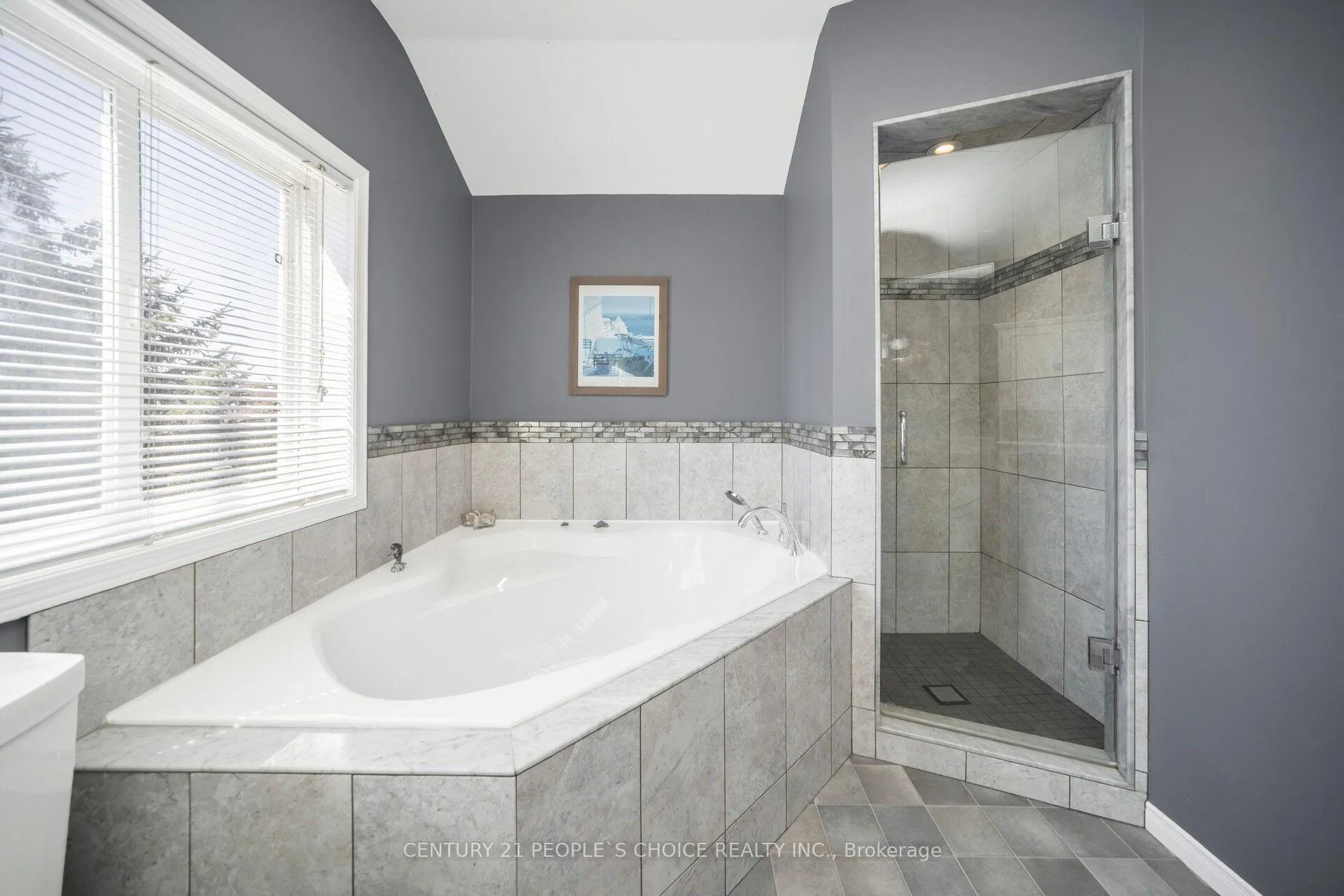 Photo 39 of 119 Spadina Road, Brampton, Brampton West — HOMEH