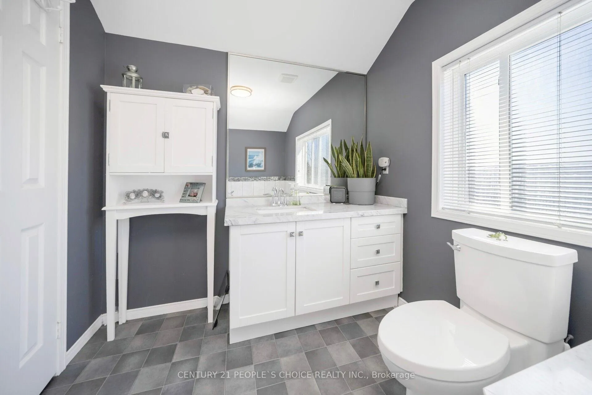 Photo 41 of 119 Spadina Road, Brampton, Brampton West — HOMEH